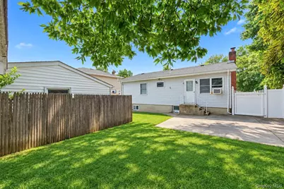 278 Lake Drive, Copiague, NY 11726 - Photo 3