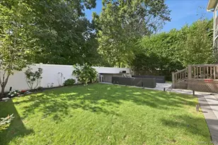 136 Oak St, Deer Park, NY 11729 - Photo 29