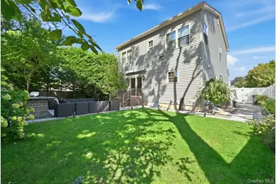 136 Oak Street, Deer Park, NY 11729 - Photo 33