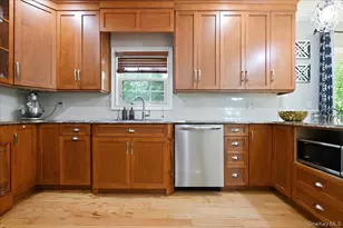 136 Oak St, Deer Park, NY 11729 - Photo 13