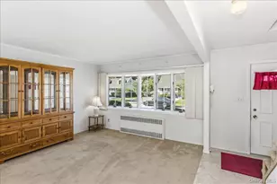 38 Croyden Ln, Hicksville, NY 11801 - Photo 5