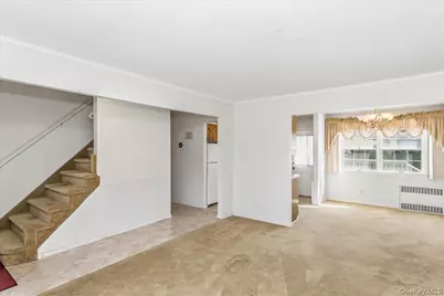 38 Croyden Lane, Hicksville, NY 11801 - Photo 7
