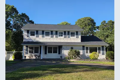 343 Mohawk Place, Holbrook, NY 11741 - Photo 1