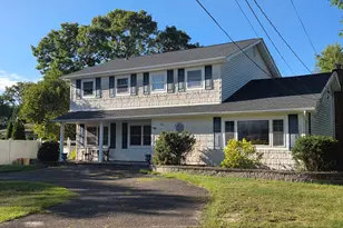 343 Mohawk Pl, Holbrook, NY 11741 - Photo 3