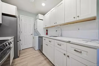 1101 Cabot Court N, Saint James, NY 11780 - Photo 7