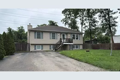 77 Prince Road, Rocky Point, NY 11778 - Photo 3