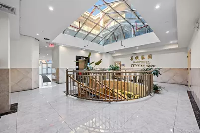 136-20 Booth Memorial Avenue #3K, Flushing, NY 11355 - Photo 3