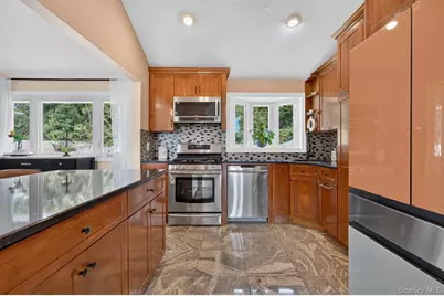 244 Halsey Avenue, Jericho, NY 11753 - Photo 9