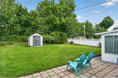 244 Halsey Avenue, Jericho, NY 11753 - Photo 19