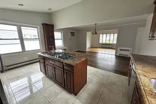 64 E Fenimore St, Valley Stream, NY 11580 - Photo 9