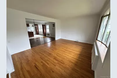 64 E Fenimore Street, Valley Stream, NY 11580 - Photo 3