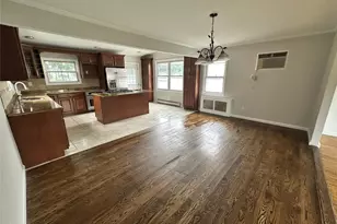 64 E Fenimore St, Valley Stream, NY 11580 - Photo 7