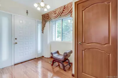 60 Chestnut Lane, Woodbury, NY 11797 - Photo 3