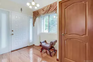 60 Chestnut Ln, Woodbury, NY 11797 - Photo 3
