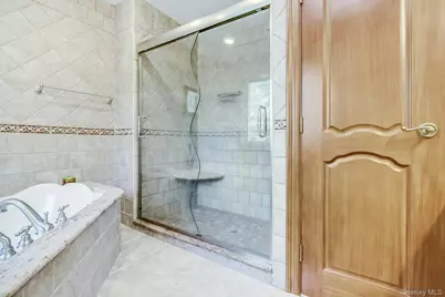 60 Chestnut Lane, Woodbury, NY 11797 - Photo 21
