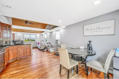 370 Grand Boulevard, Deer Park, NY 11729 - Photo 11
