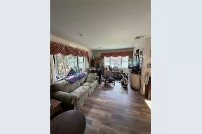 6 Melton Drive W, Rockville Centre, NY 11570 - Photo 21
