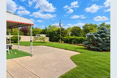 84 Robby Lane, Manhasset Hills, NY 11040 - Photo 5