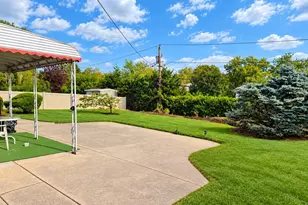 84 Robby Ln, Manhasset Hills, NY 11040 - Photo 5