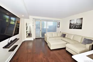 111 Cherry Valley Ave, Garden City, NY 11530 - Photo 7