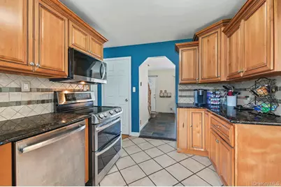 15 Scholl Drive, Farmingdale, NY 11735 - Photo 13
