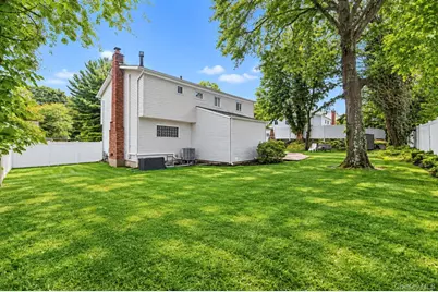 38 Waterford Drive, Wheatley Heights, NY 11798 - Photo 29