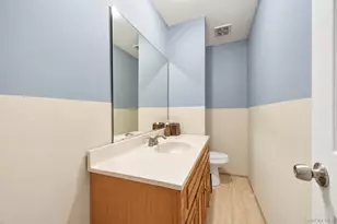 38 Waterford Dr, Wheatley Heights, NY 11798 - Photo 17