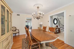 38 Waterford Dr, Wheatley Heights, NY 11798 - Photo 11