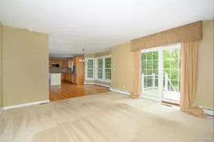 76 Rockledge Dr, Pleasant Valley, NY 12569 - Photo 7