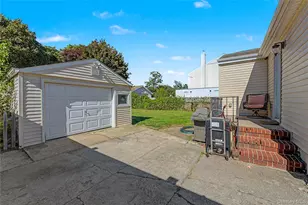 410 10th St, West Babylon, NY 11704 - Photo 5