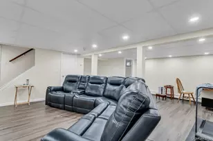 8 N Summit Dr, Massapequa, NY 11758 - Photo 23