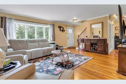 8 N Summit Drive, Massapequa, NY 11758 - Photo 3