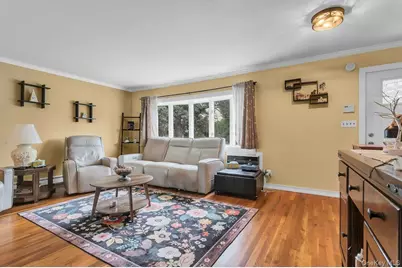 8 N Summit Drive, Massapequa, NY 11758 - Photo 5