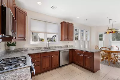 103 Roosevelt Way, Westbury, NY 11590 - Photo 9