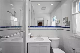 299 Stratton Rd, New Rochelle, NY 10804 - Photo 17