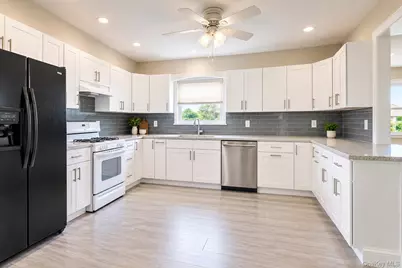185 Bennett Avenue #Unit 2, Yonkers, NY 10701 - Photo 5