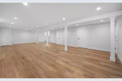 3280 Elliott Boulevard, Oceanside, NY 11572 - Photo 25