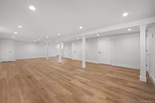 3280 Elliott Blvd, Oceanside, NY 11572 - Photo 25
