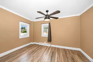 166 Church St, Freeport, NY 11520 - Photo 7