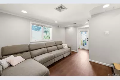 90 Conklin Street, Farmingdale, NY 11735 - Photo 17