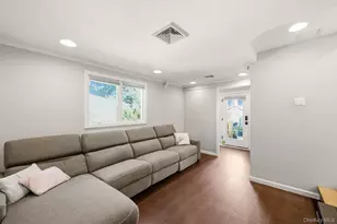 90 Conklin St, Farmingdale, NY 11735 - Photo 17