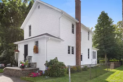 992 Roanoke Avenue, Riverhead, NY 11901 - Photo 19