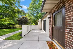 710 Hilltop Ct, Coram, NY 11727 - Photo 3