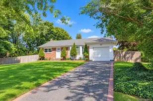 1 Azealia Ct, Commack, NY 11725 - Photo 3