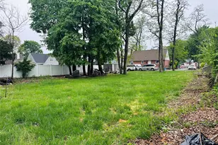 224 Park Ave, Roosevelt, NY 11575 - Photo 23