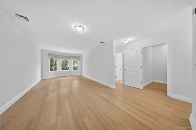 343 Soundview Lane, College Point, NY 11356 - Photo 21