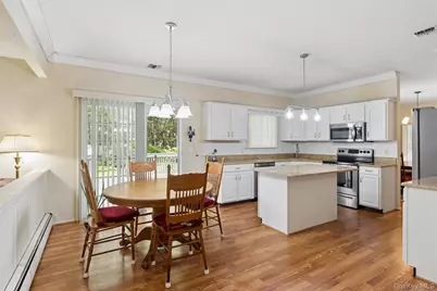 22 Jerusalem Hollow Road, Manorville, NY 11949 - Photo 5
