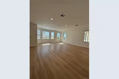 7807 Shore Road, Port Washington, NY 11050 - Photo 5