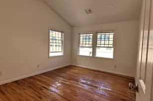 7807 Shore Rd, Port Washington, NY 11050 - Photo 15