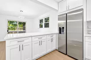 16 Saratoga Rd, White Plains, NY 10607 - Photo 11